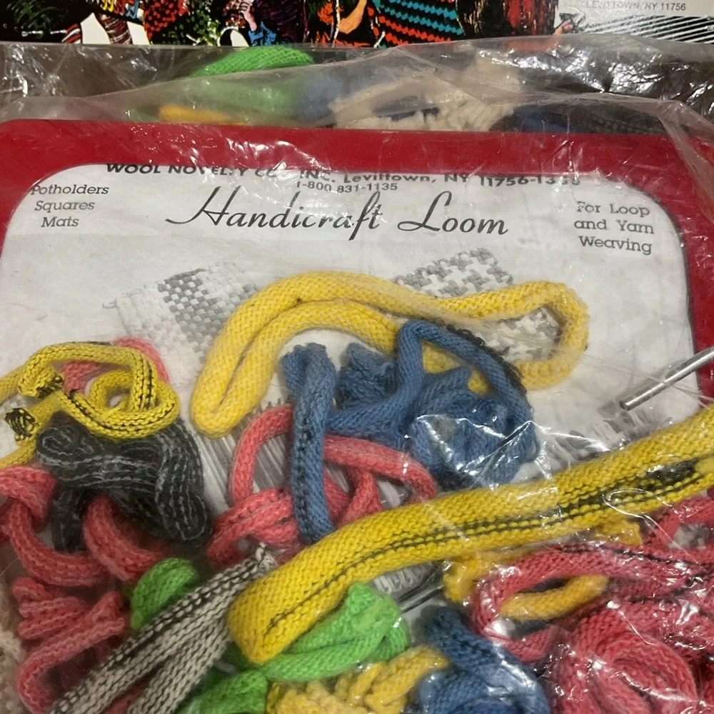 Weaving Loops and Loom Craft Set - Red, Blue, Yellow, Green Loops